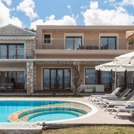 Luxury Villa Hera - Beachfront Roda (Corfu)